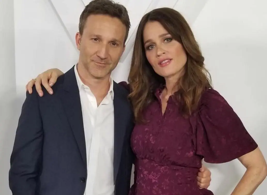 Ahora tiene 49 a&ntilde;os y es padre de dos hijos. Ha trabajado en series como Robot Chicken y Crossing Swords.