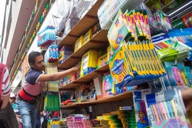 En este lugar puedes encontrar útiles escolares a un buen precio. En este lugar puedes encontrar útiles escolares a un buen precio.