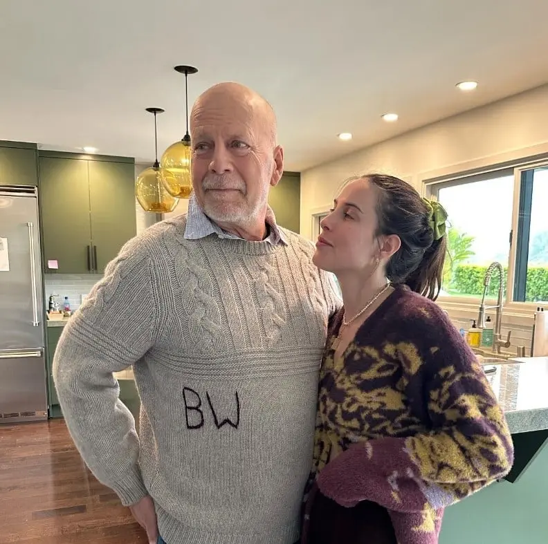 En 2022, su familia anunci&oacute; su retiro de la actuaci&oacute;n porque padece afasia, un trastorno del habla. Meses despu&eacute;s su familia inform&oacute; que fue diagnosticado con demencia frontotemporal.