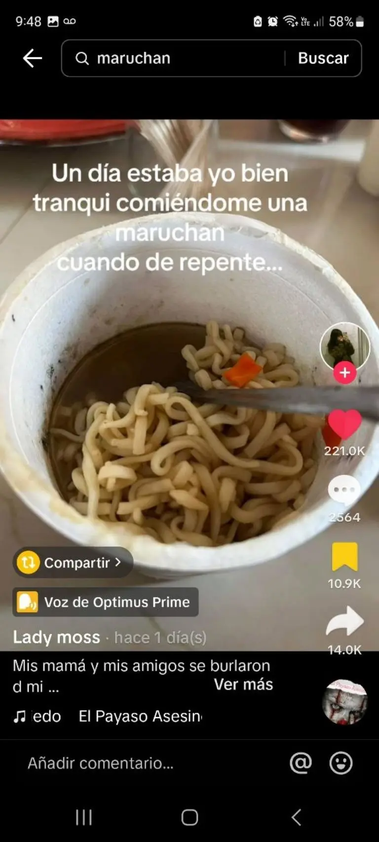 Joven recibe sopa en mal estado y la compensan con otra sopa - Tomada de video
