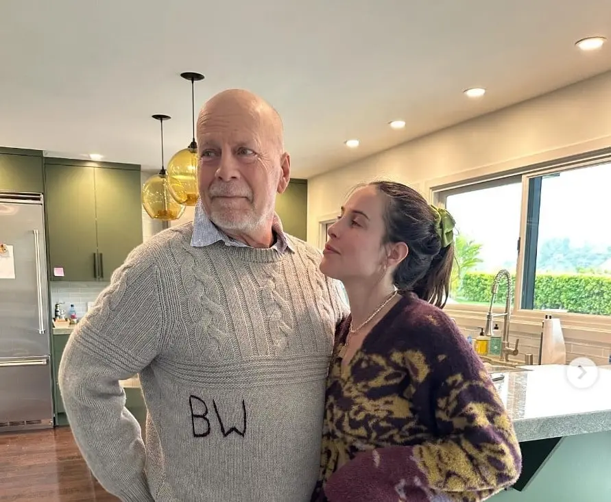 Ahora tiene 68 a&ntilde;os, es padre de 5 hijas y est&aacute; casado con la actriz Emma Heming desde 2009. En 2022 se retir&oacute; de la actuaci&oacute;n tras ser diagnosticado con afasia y demencia frontotemporal.