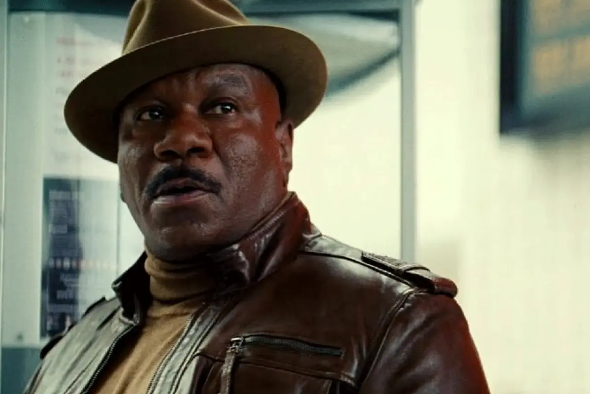 Ahora tiene 64 a&ntilde;os, ha participado en pel&iacute;culas como Misi&oacute;n imposible y Guardianes de la Galaxia.