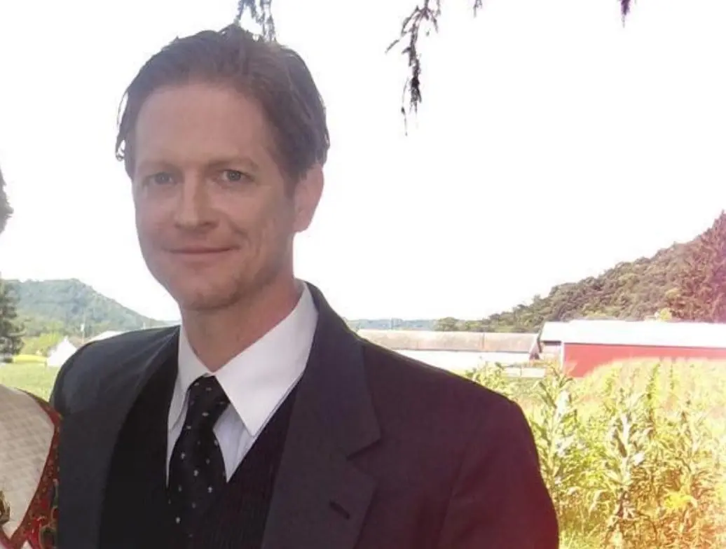 Ahora tienen 61 a&ntilde;os, est&aacute; casado con la cantante Bernadette Moley y tienen un hijo. Ha participado en las series Madam Secretary y The Good Fight. 