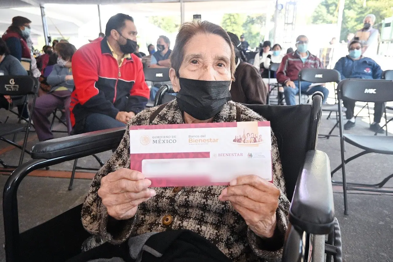 Los beneficiarios del programa recibirán solo 6 mil 200 pesos correspondientes al bimestre septiembre-octubre. Archivo.