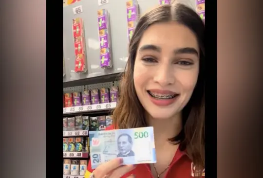 Trabajadora del Oxxo fue estafada con un curioso billete Créditos: TikTok