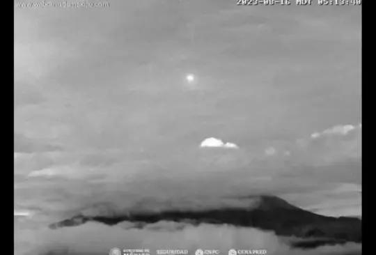 Extraña luz es captada sobre el volcán Popocatépetl