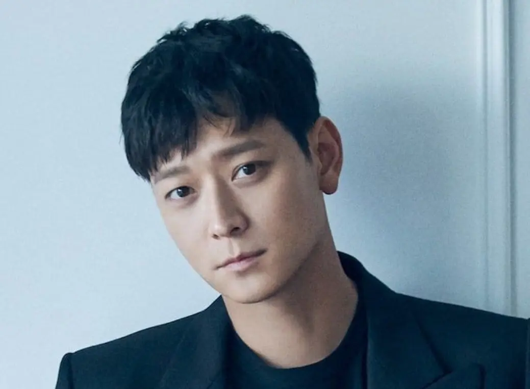 Cuatro a&ntilde;os despu&eacute;s de la epidemia zombi, un soldado regresa a Corea del Sur para recuperar un objeto valioso, pero ah&iacute; descubre que todav&iacute;a hay personas sanas en medio de los zombis que deambulan por las calles.