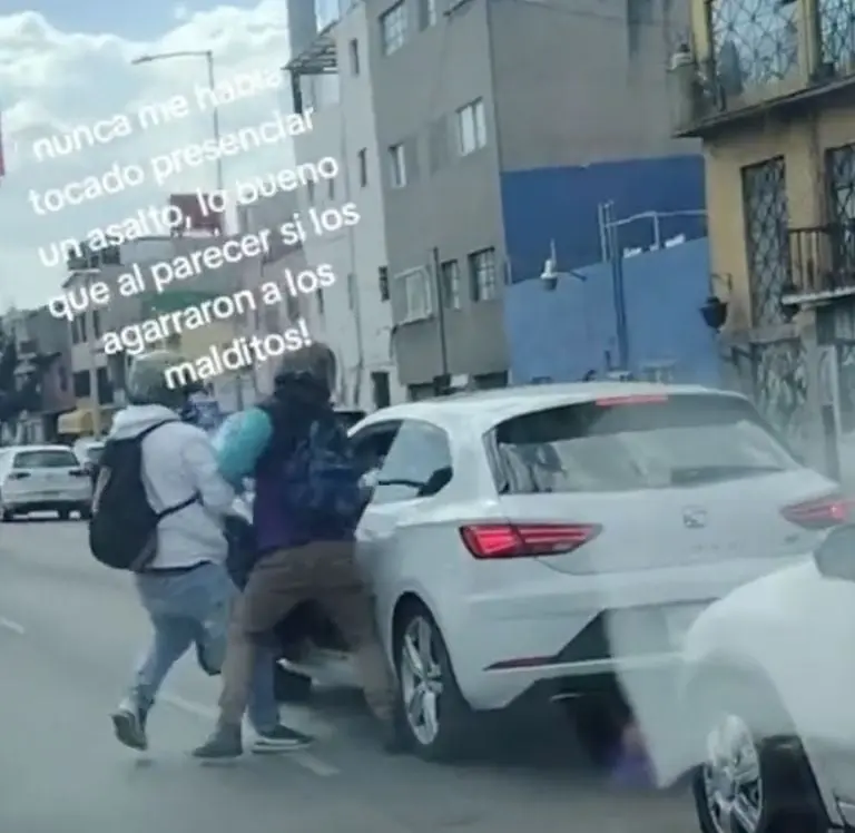 VIDEO: Captan asalto a conductor en Circuito Interior, ya los detuvieron. Foto: Tik tok