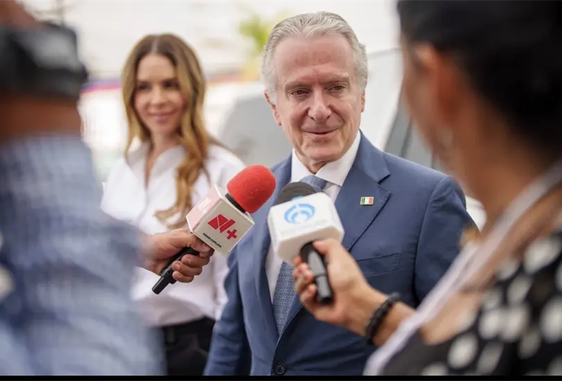 Santiago Creel abandona su contienda presidencial y va a favor de X&oacute;chitl G&aacute;lvez