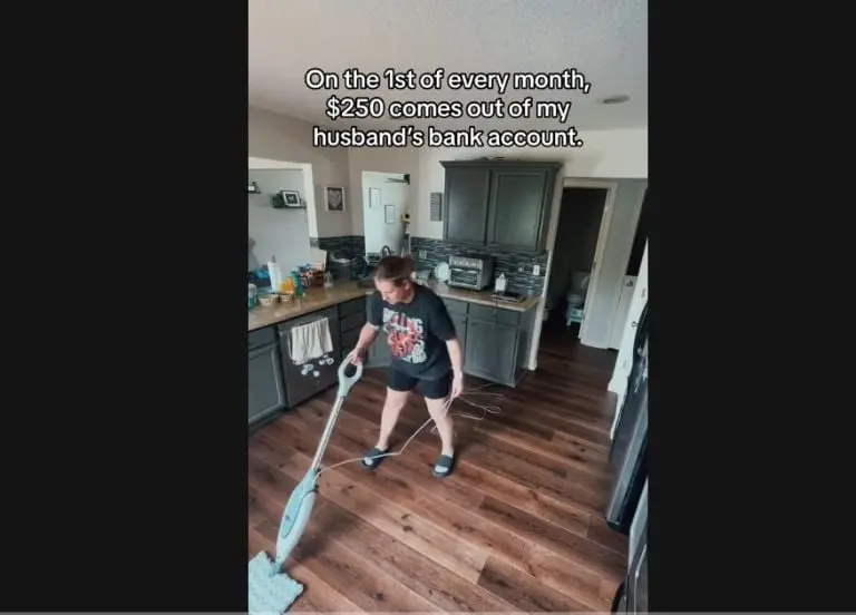 Mujer le cobra a su marido por limpiar (TikTok)