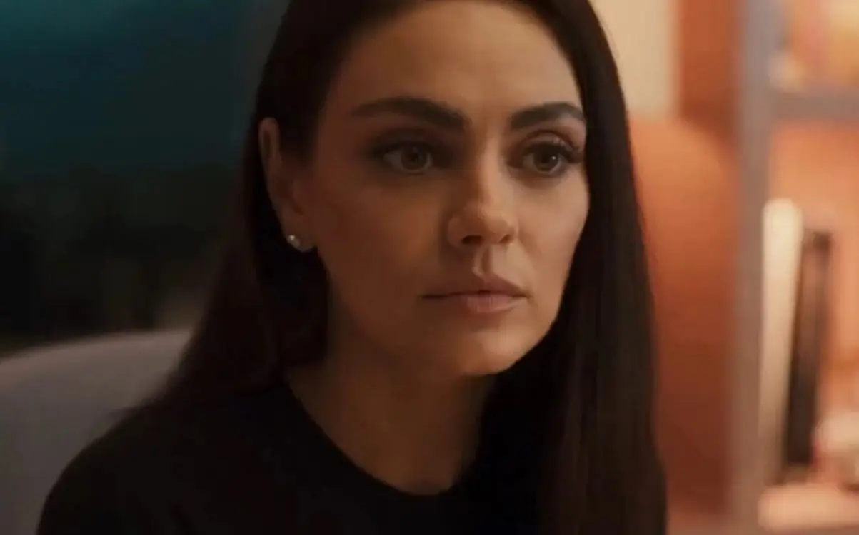 Ahora tiene 40 años, está casada con Ashton Kutcher y tienen 2 hijos. Ha protagonizado películas como Cisne negro y La chica más afortunada del mundo.