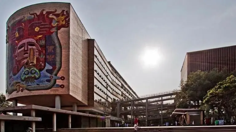 Fallece profesor en plena clase en la facultad de Medicina. Foto: UNAM