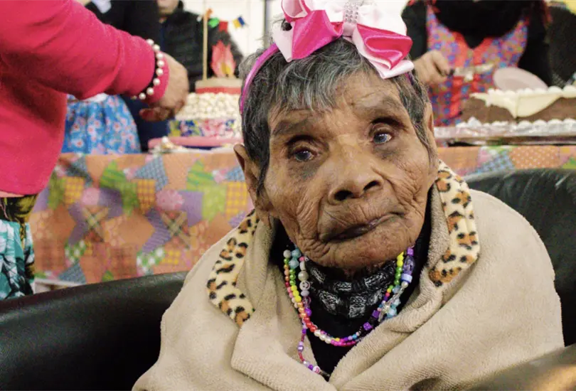 VIDEO: Mujer de 123 años celebra su cumpleaños bailando. VIDEO: Mujer de 123 años celebra su cumpleaños bailando.