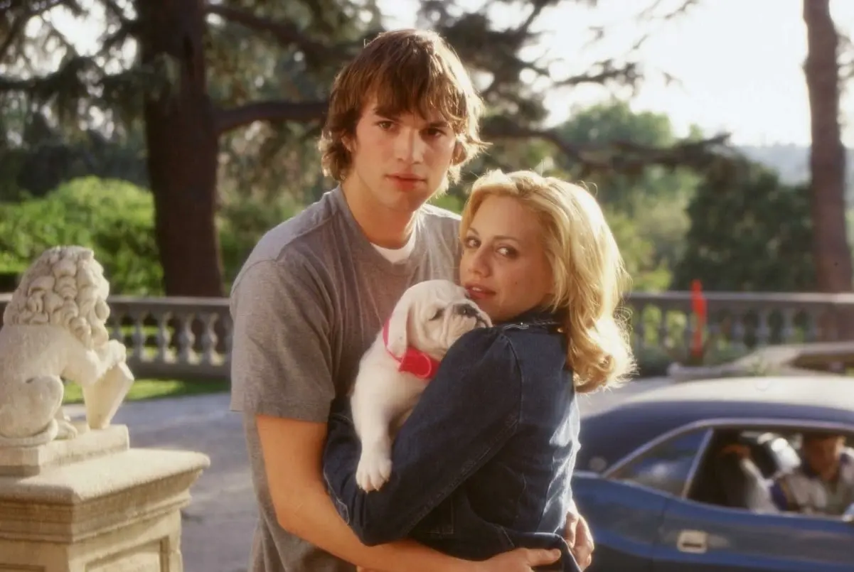 Reci&eacute;n casados fue una pel&iacute;cula de comedia rom&aacute;ntica que se estren&oacute; en 2003. La historia sigue la vida de Tom y Sarah, una pareja que se cas&oacute; a pesar de tener poco tiempo de novios y de que la familia de ella se opon&iacute;a.