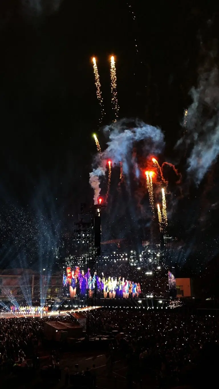 VIDEO Concierto de Taylor Swift se alcanza a ver desde la calle Créditos: Twitter