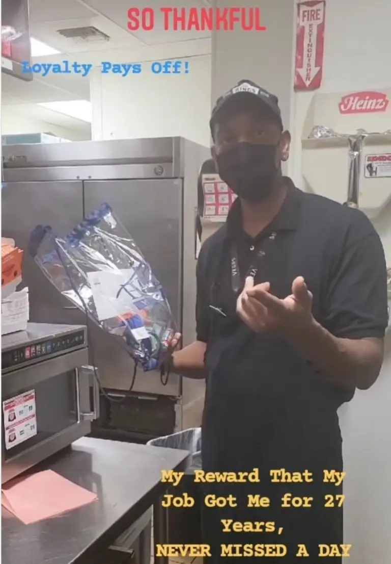 Empleado de Burger King no faltó en 27 años (Instagram)