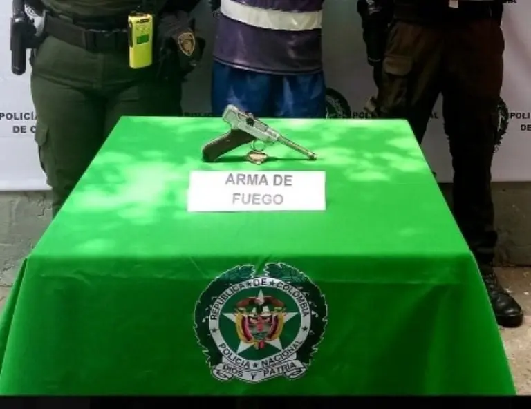 Detienen a sujeto con arma valuada en más de 500 mil pesos - Tomada de video