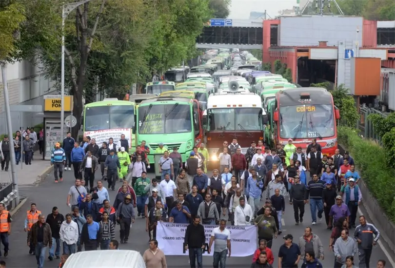 30 mil transportistas del Edomex crean autodefensas contra asaltantes. 30 mil transportistas del Edomex crean autodefensas contra asaltantes.