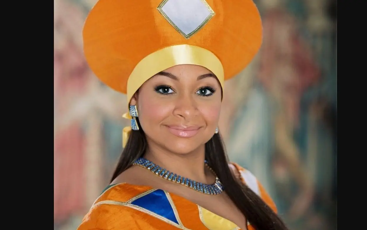 Raven-Symon&eacute; interpret&oacute; a la Princesa Asana