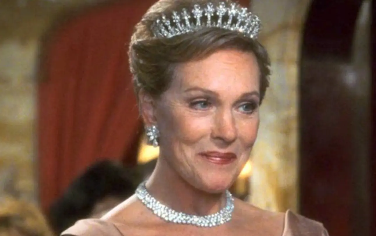 Julie Andrews interpret&oacute; a la Reina Clarisse Renaldi