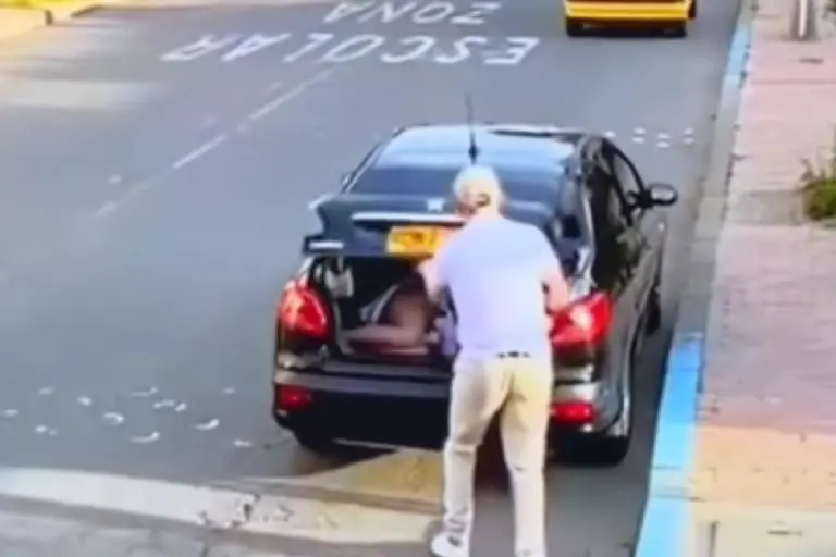 Hombre esconde a la amante en la cajuela - Tomada de video
