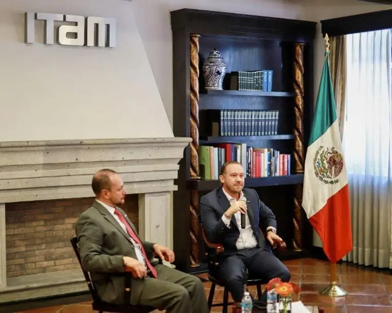 Santiago Taboada es abucheado por estudiantes del ITAM: 'Fuera corrupto'. Foto: Facebook