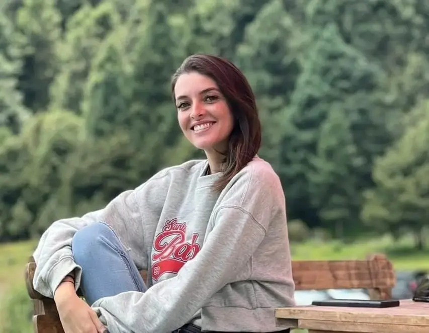 La joven fue criticada en redes sociales, pues muchos de sus seguidores consideraron que era muy pronto para comenzar una nueva relación.