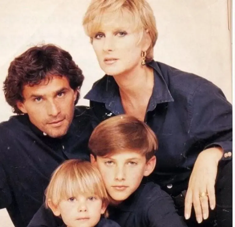 Humberto Zurita y Christian Bach con sus hijos (Instagram)