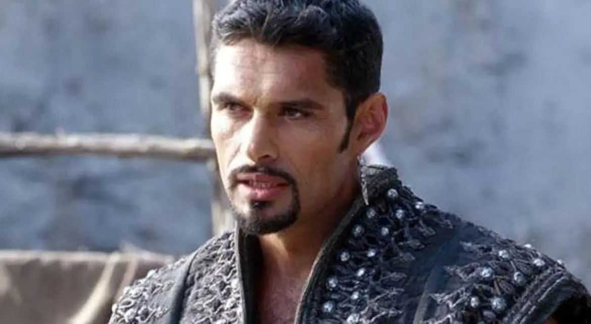 Kevin Smith interpret&oacute; a Ares