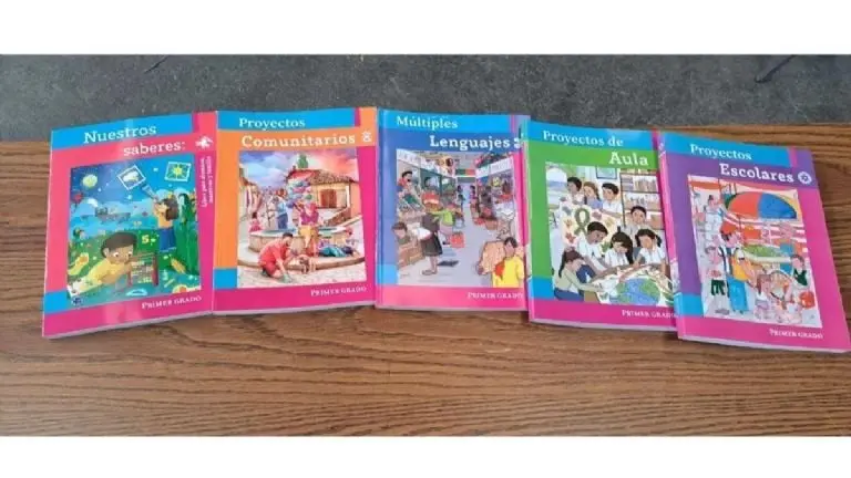 AMLO anuncia conferencias vespertinas para revisar los nuevos libros de texto de la SEP. Foto: Gobierno de México