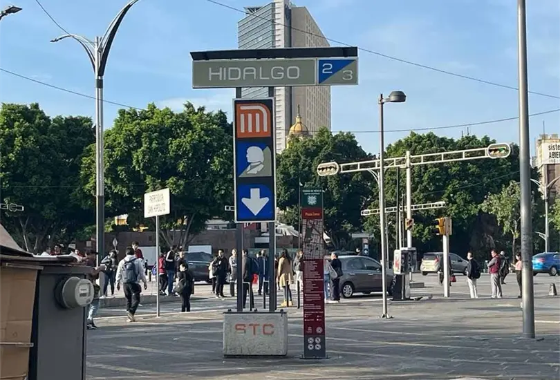 Luis Arturo ´N´ empujó a Celia de 19 años de edad a las vías del Metro, ambos perdieron la vida. Luis Arturo ´N´ empujó a Celia de 19 años de edad a las vías del Metro, ambos perdieron la vida.