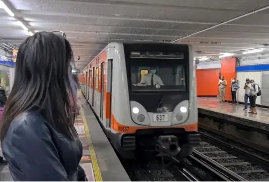 Es el fin: escribió el hombre antes de empujar a una joven al Metro Hidalgo. 