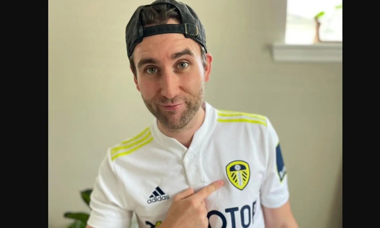 Ahora tiene 34 a&ntilde;os y est&aacute; casado con Angela Jones. Ha trabajado en pel&iacute;culas como Yo antes de ti y Terminal.