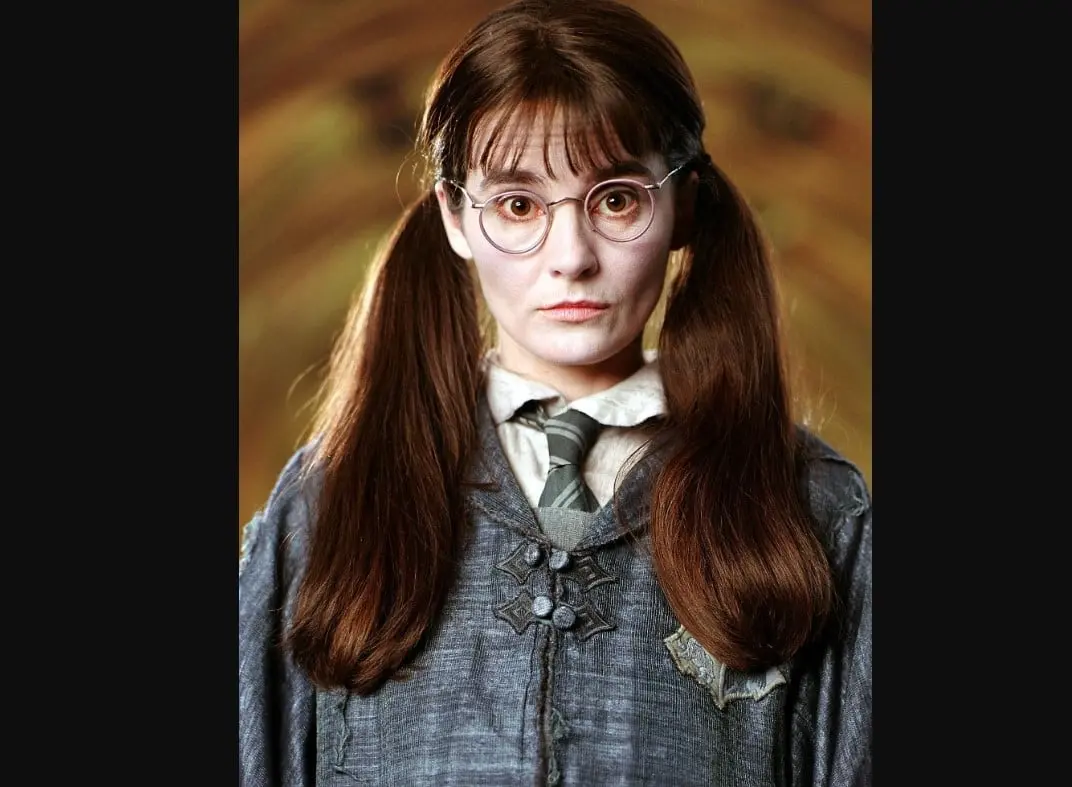 Shirley Henderson interpret&oacute; a Myrtle, una joven que llora