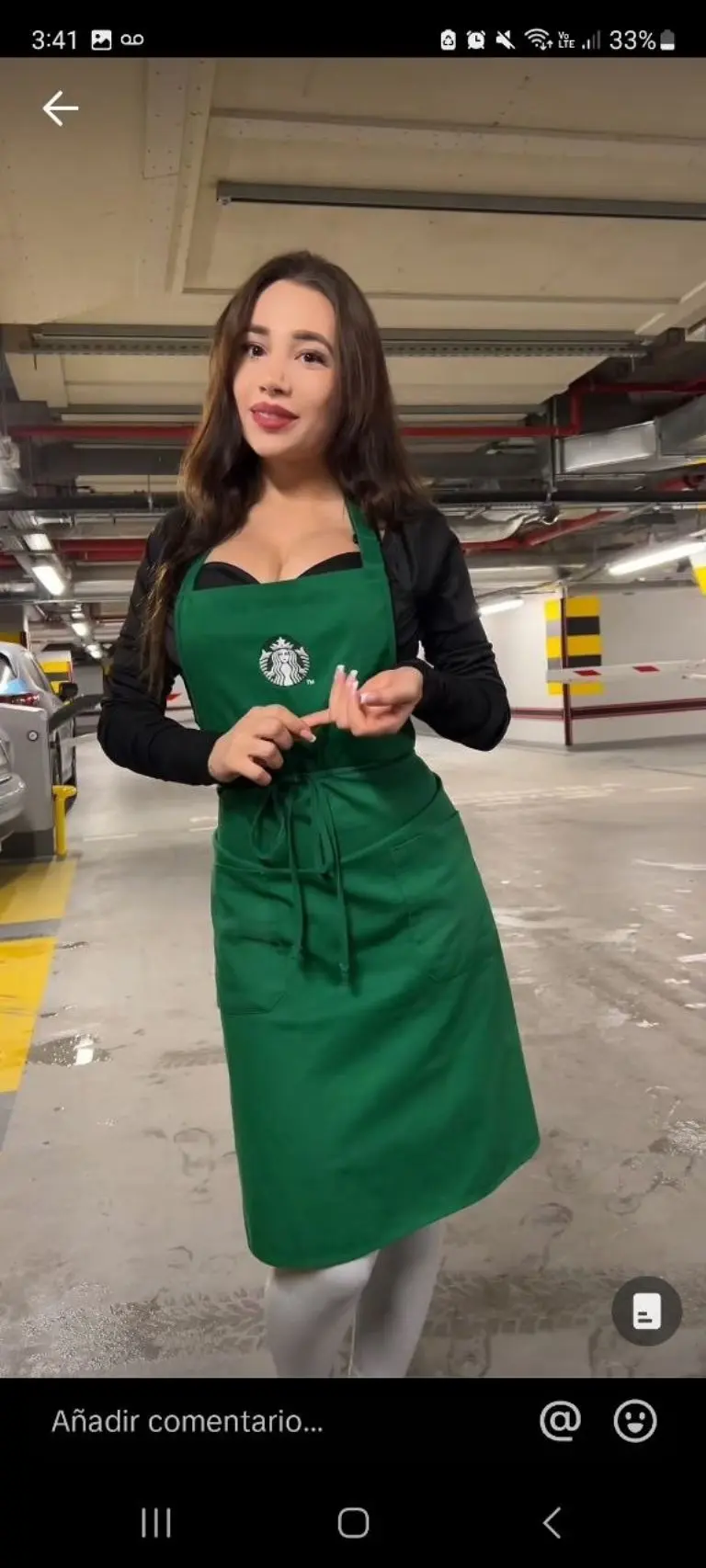 Hermosa empleada de Starbucks se hace viral - Tomada de video