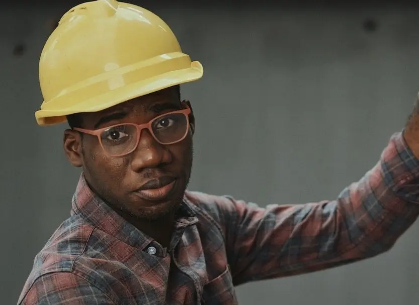 5. Ingeniería en electricidad y generación de energía: 22,834 pesos