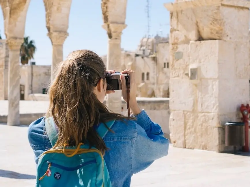 10. Hospitalidad y turismo: 16,024 pesos