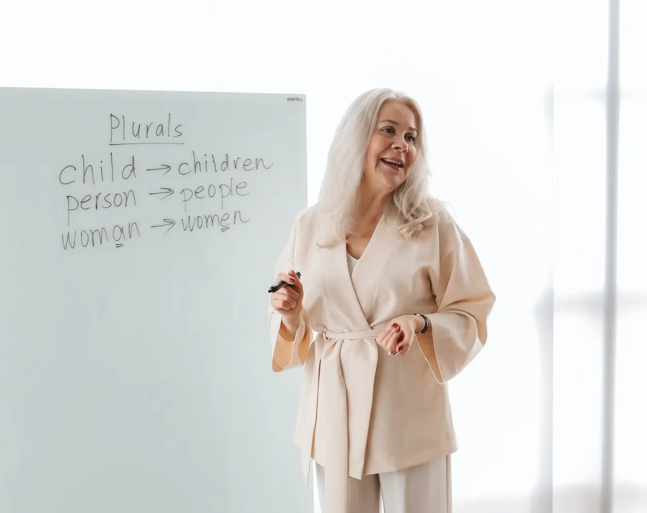 4. Adquisición de idiomas extranjeros: 14,517 pesos