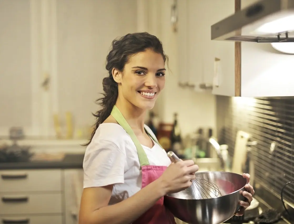 6. Gastronomía y servicios de alimentos: 15,359 pesos