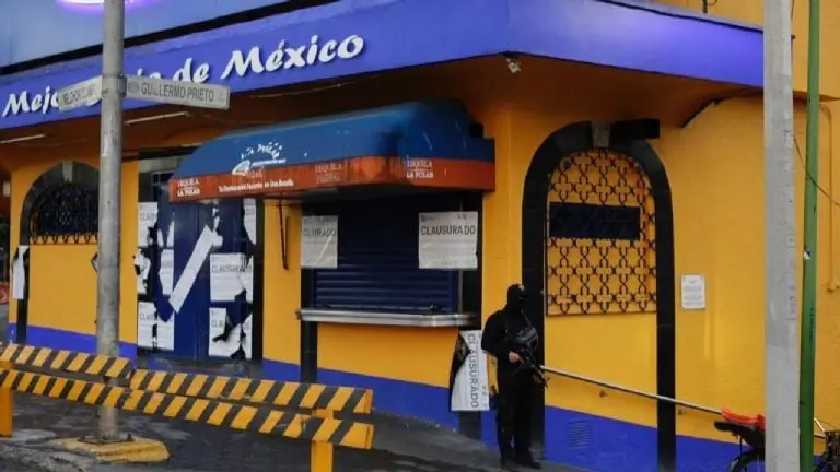 Asaltan a hombre afuera de La Polar, acusan complicidad del restaurante. Foto: INVEA