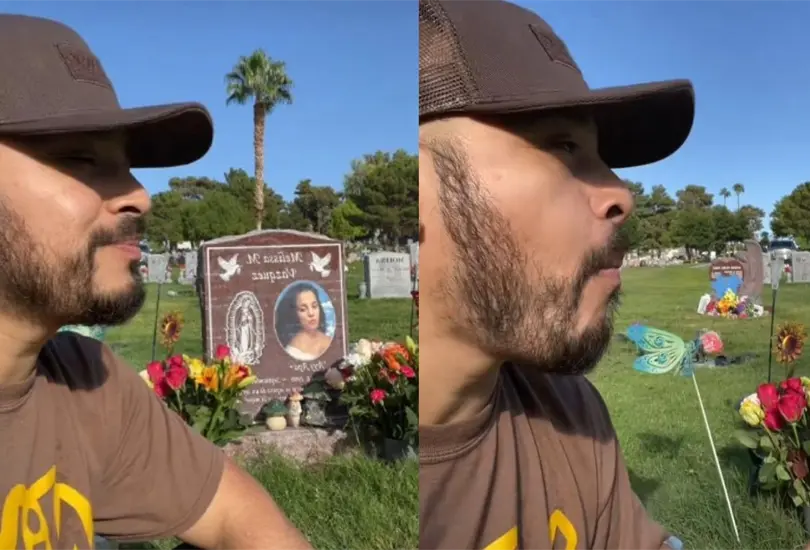 Joven come tamales al lado de la tumba de su esposa