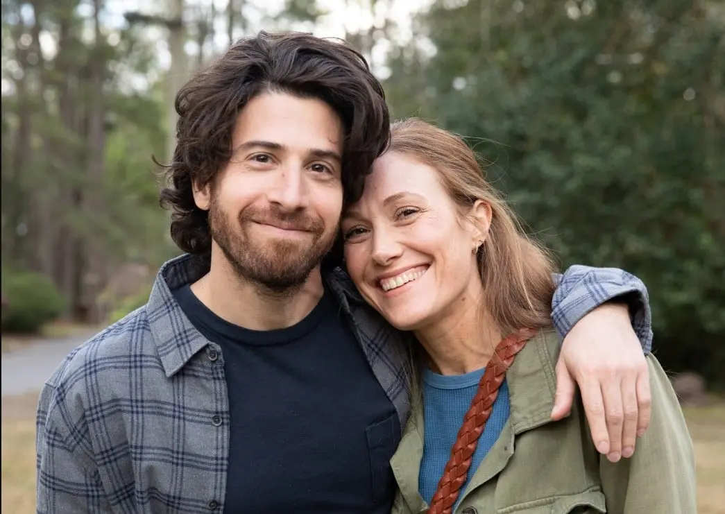 Ahora tiene 41 años, ha trabajado en películas como Más que madres y Sam y Kate.