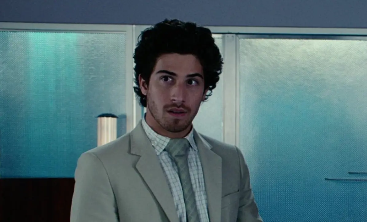 Jake Hoffman interpretó a Ben adulto.