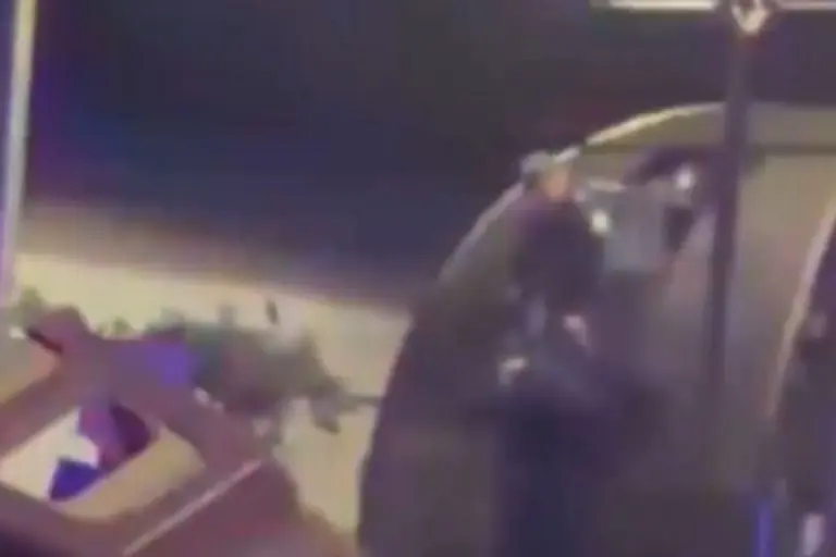 Policía arroja a hombre - Tomada de video