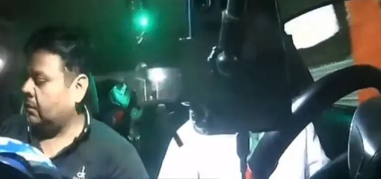 Captan asalto con subametralladora - Tomada de video