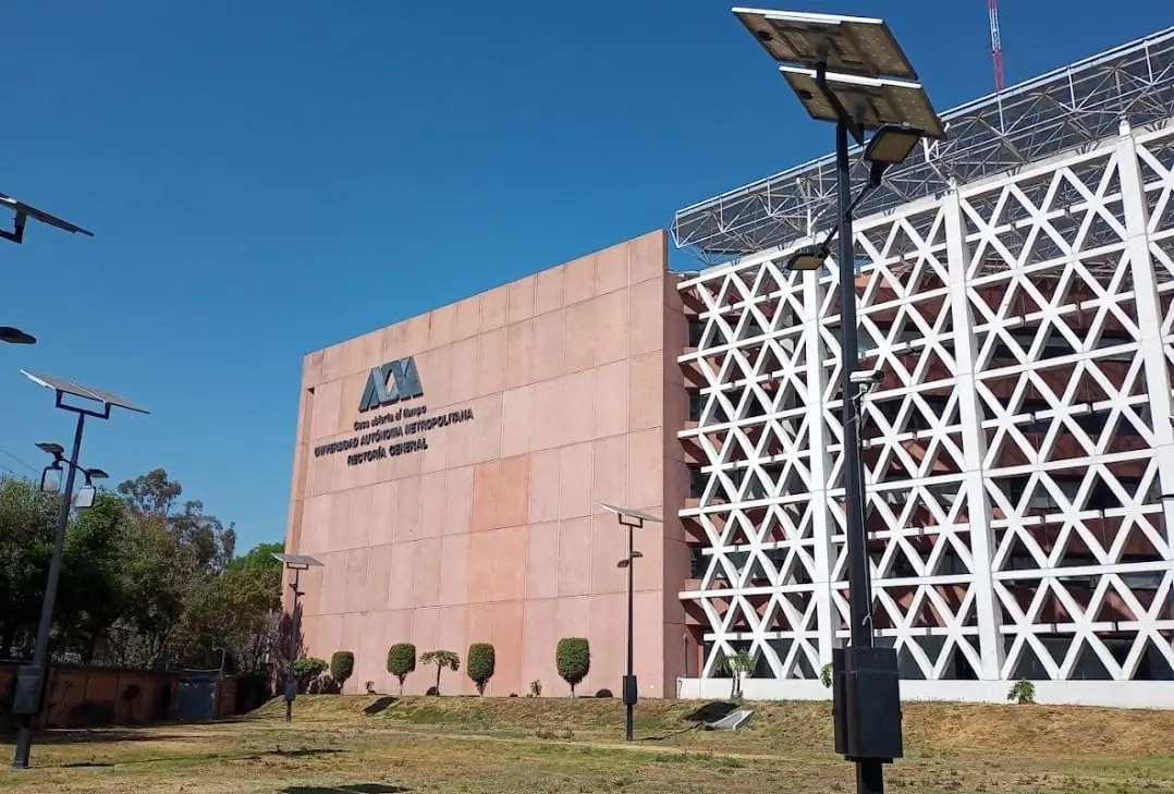 Cuenta con cuatro campus en la Ciudad de México y tienen un matrícula de 59 mil estudiantes.