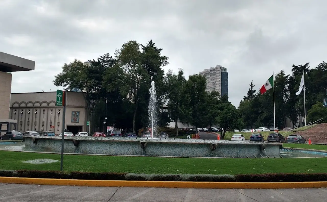 Es una universidad privada con más de 50 años de experiencia y cuentan con dos campus en la Ciudad de México.