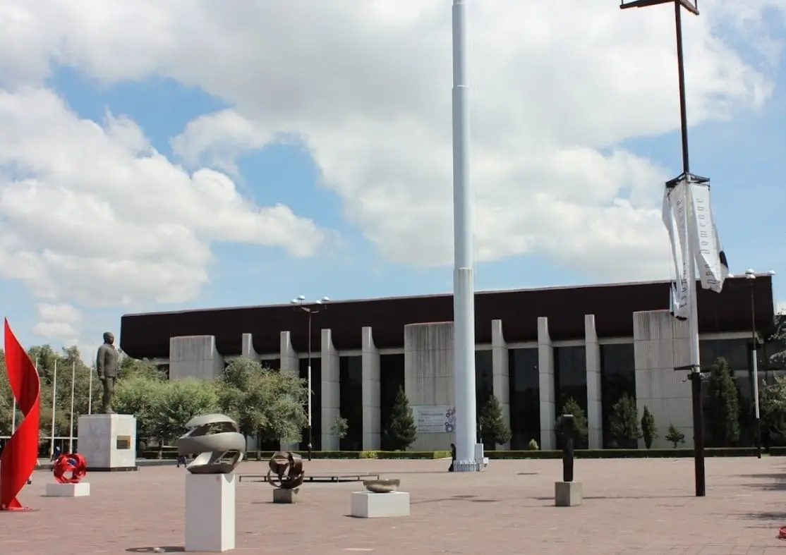 Fue fundado en 1936 y fue nombrada la tercera mejor universidad en ingeniería y tecnología de México en el QS World University Rankings by Subject 2019.