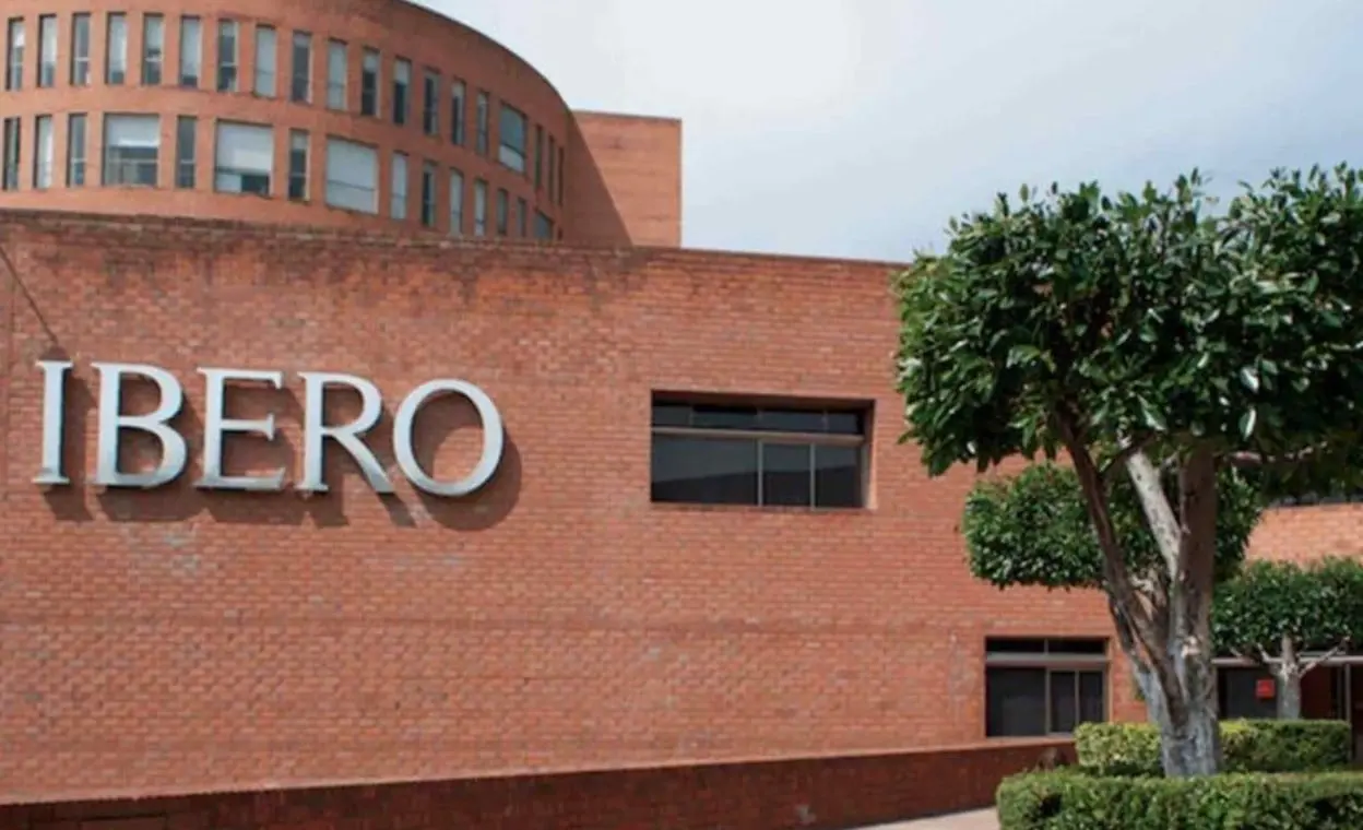 Se trata de una universidad privada con más de 75 años. Cuenta con 36 licenciaturas y 44 programas de posgrado.