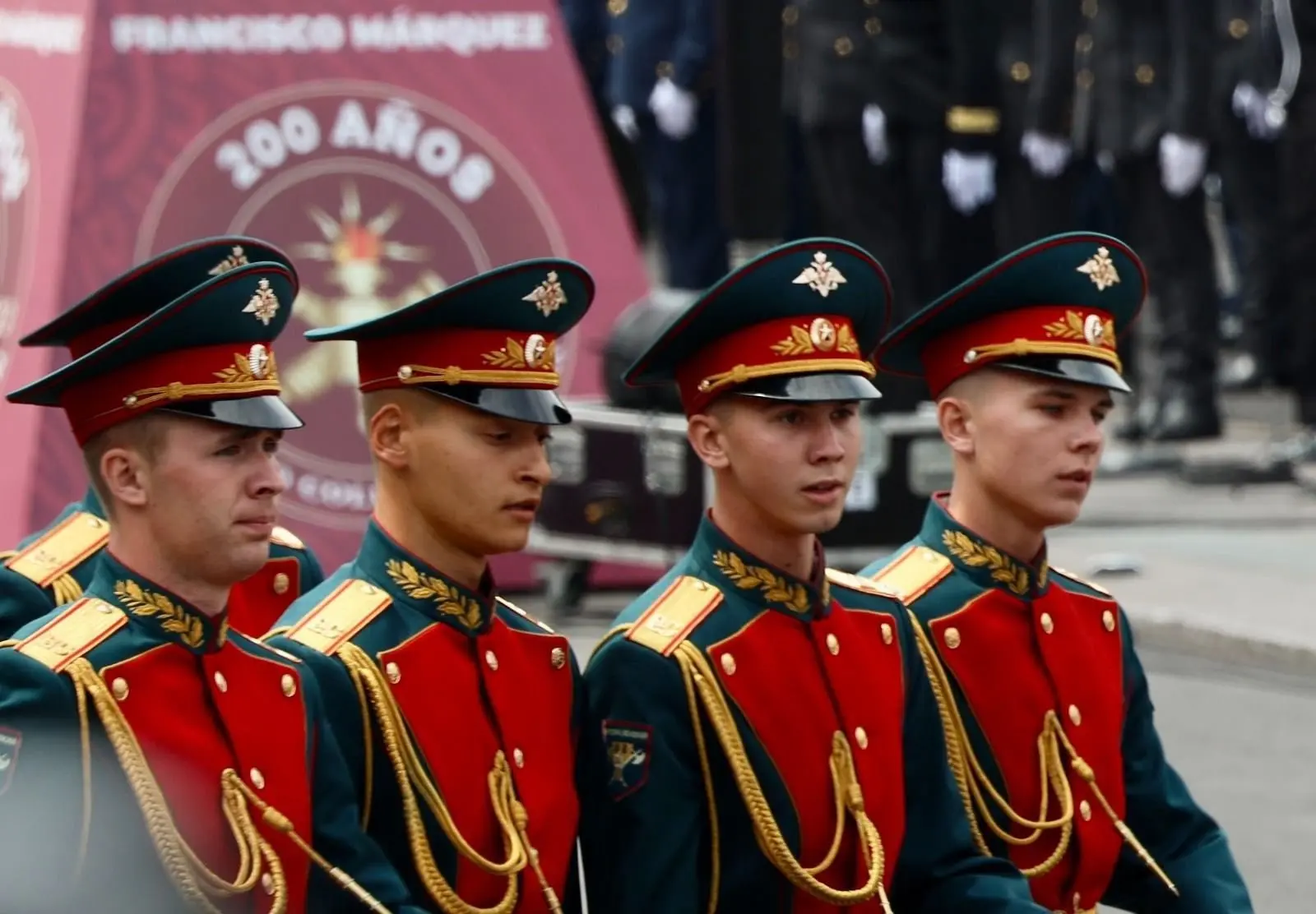  Entre ellas destacó la presencia de elementos del histórico regimiento ruso Preobrazhenski. 